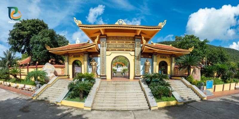 Main entrance gate of Ho Quoc Pagoda