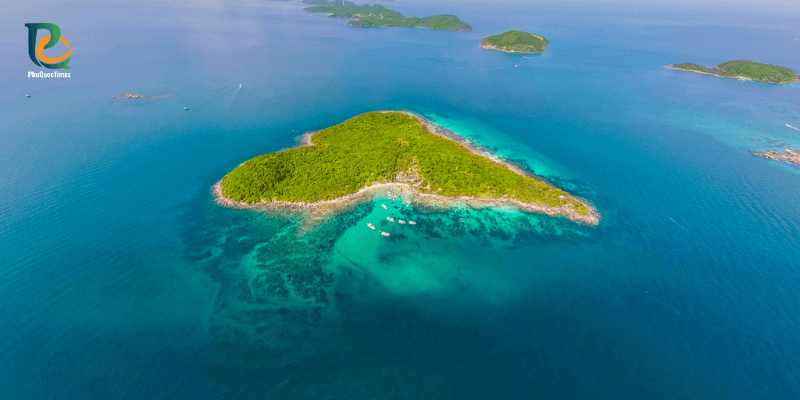 The aerial view of May Rut Ngoai island Phu Quoc